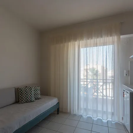 Aristea Aparthotel 4*